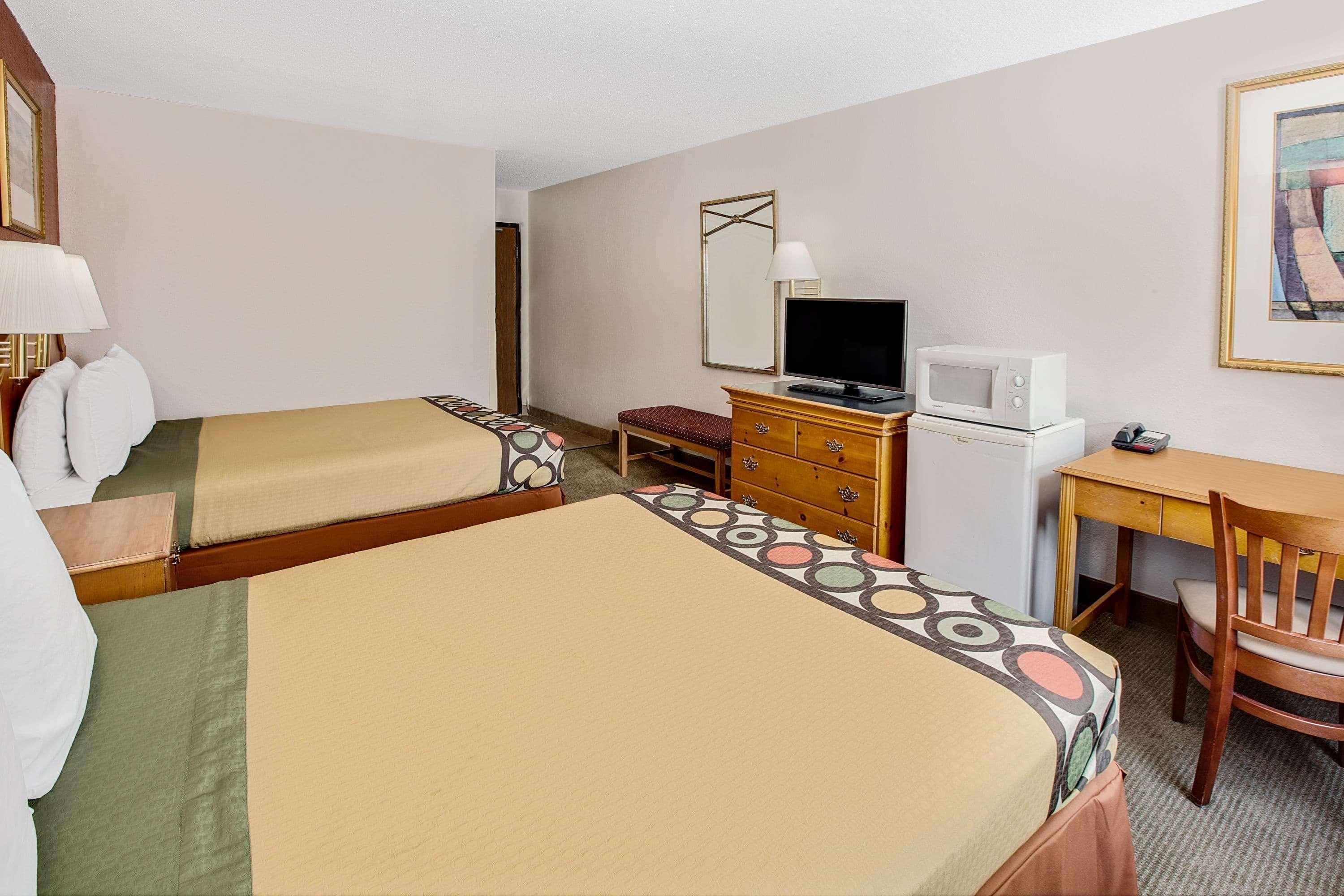 Super 8 By Wyndham Crystal Lake Luaran gambar