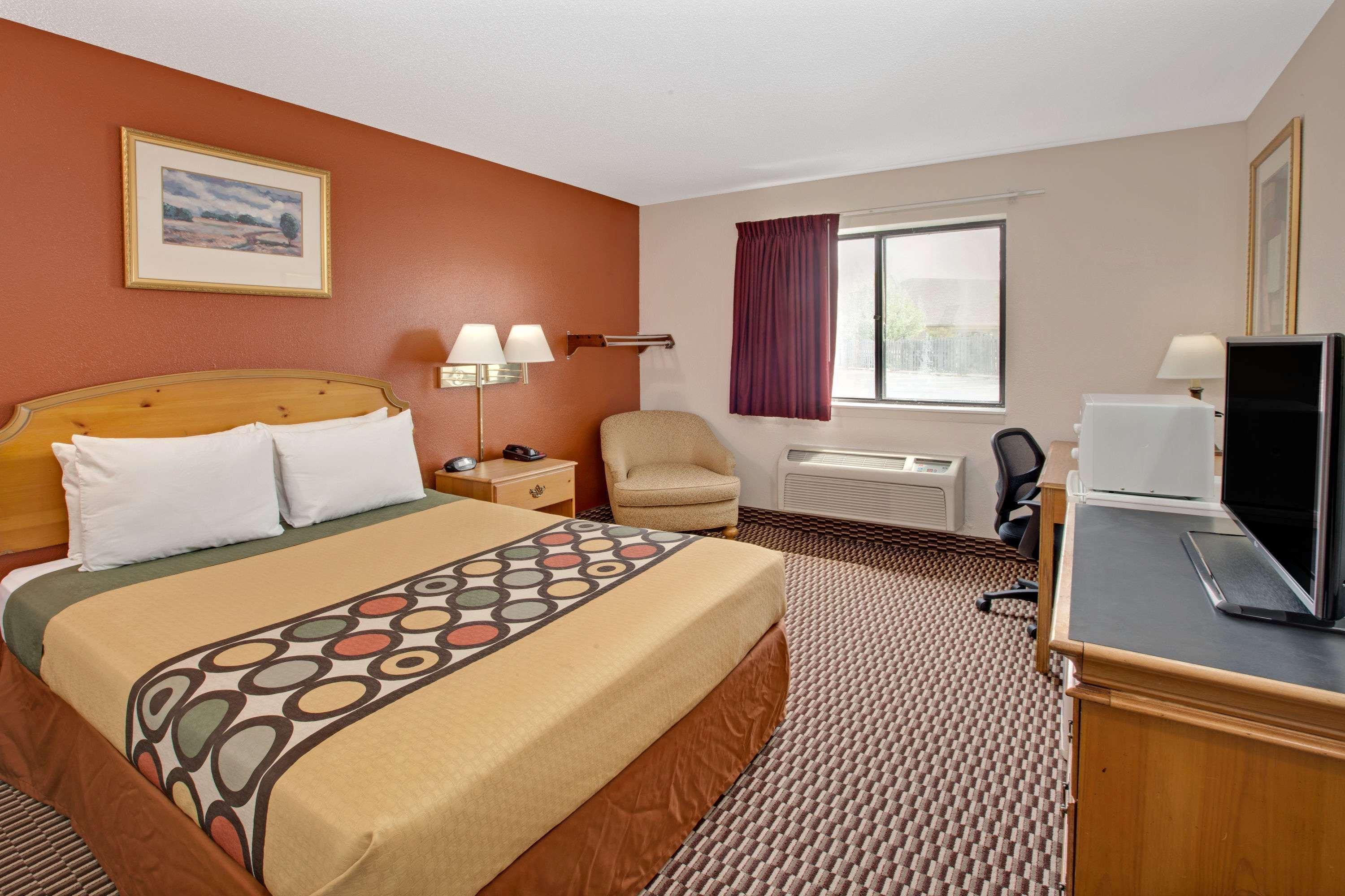 Super 8 By Wyndham Crystal Lake Luaran gambar