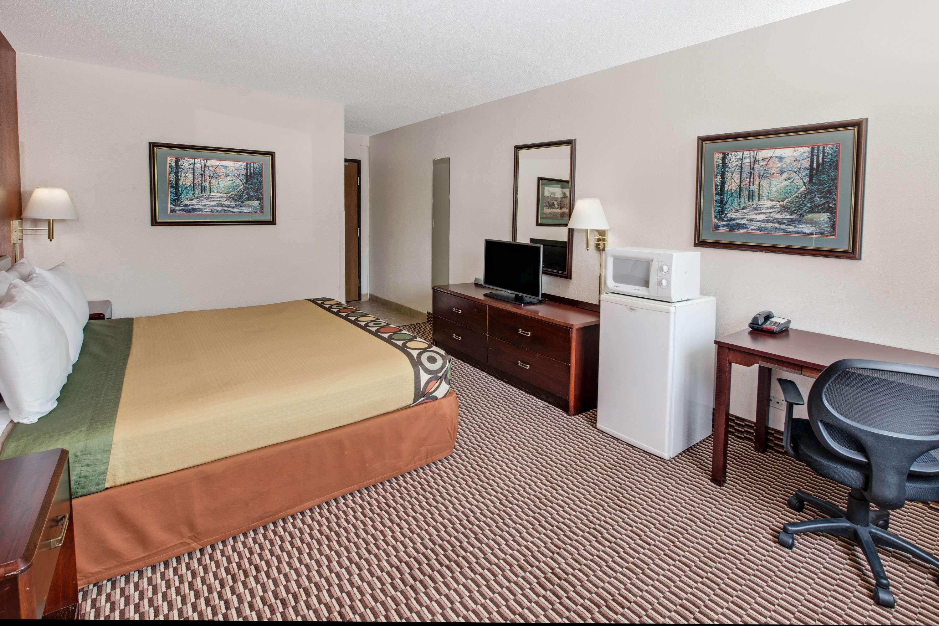 Super 8 By Wyndham Crystal Lake Luaran gambar